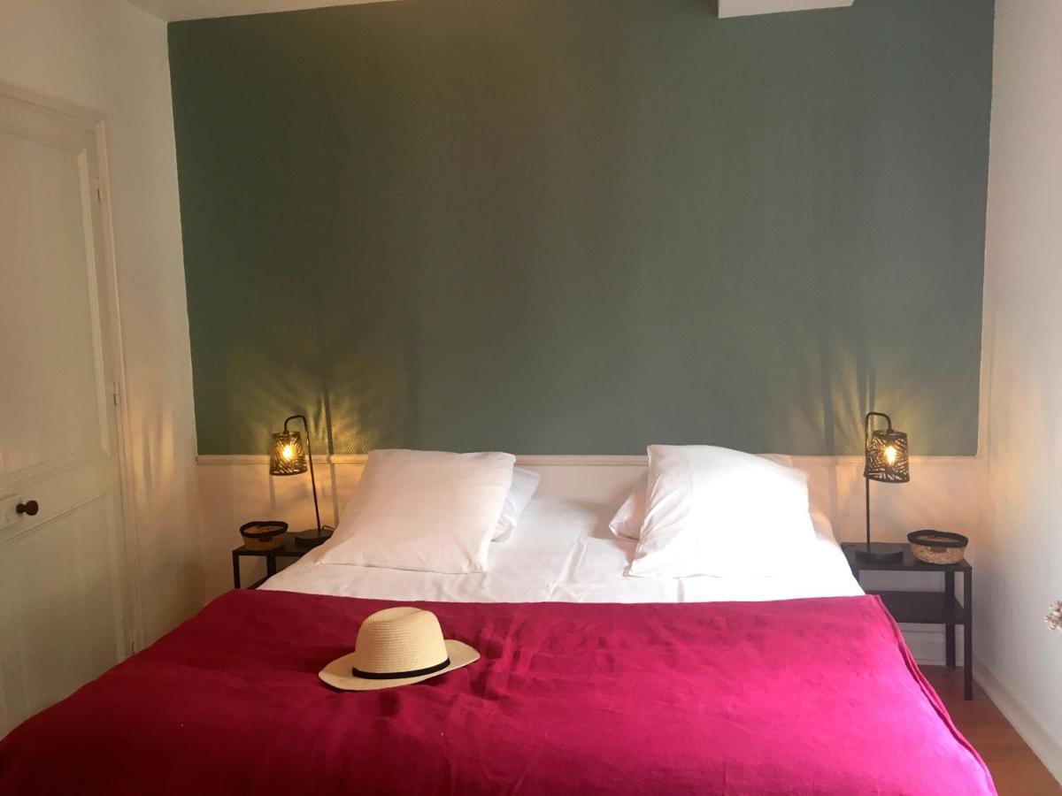 Hotel De Ville 2 Avec Parking La Rochelle  Ngoại thất bức ảnh